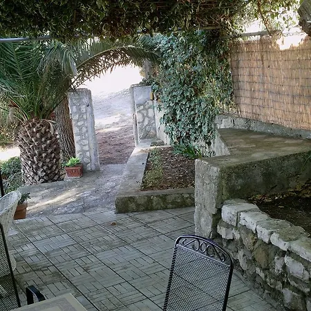 Elena & Damir Apartman *